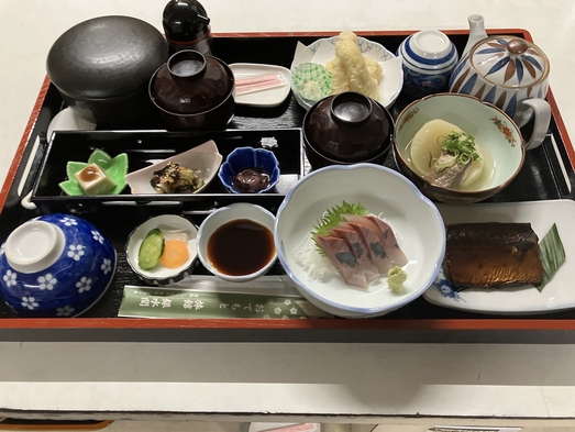 スタンダード　１泊夕食・朝食付　 お魚料理１品追加！　貸切風呂　個室食事　駐車場無料